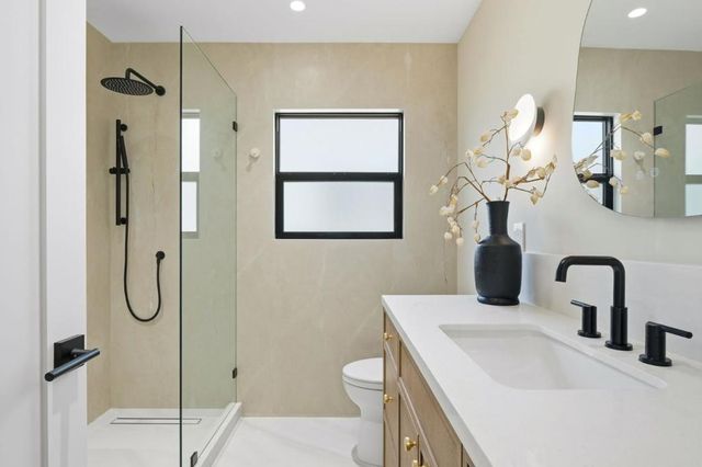 371 E Oakwood Boulevard, Redwood City, CA 94061