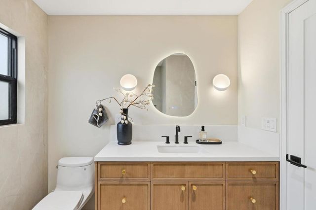 371 E Oakwood Boulevard, Redwood City, CA 94061