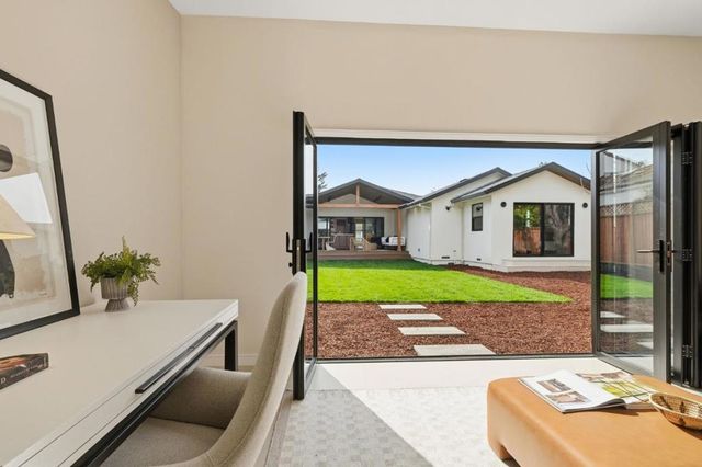 371 E Oakwood Boulevard, Redwood City, CA 94061