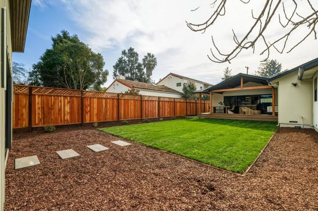 371 E Oakwood Boulevard, Redwood City, CA 94061