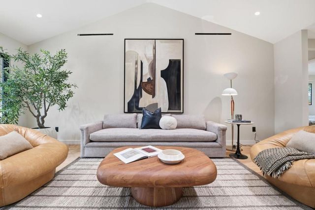 371 E Oakwood Boulevard, Redwood City, CA 94061