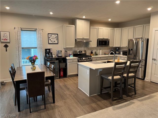 325 Kelley Drive, Macedonia, OH 44056