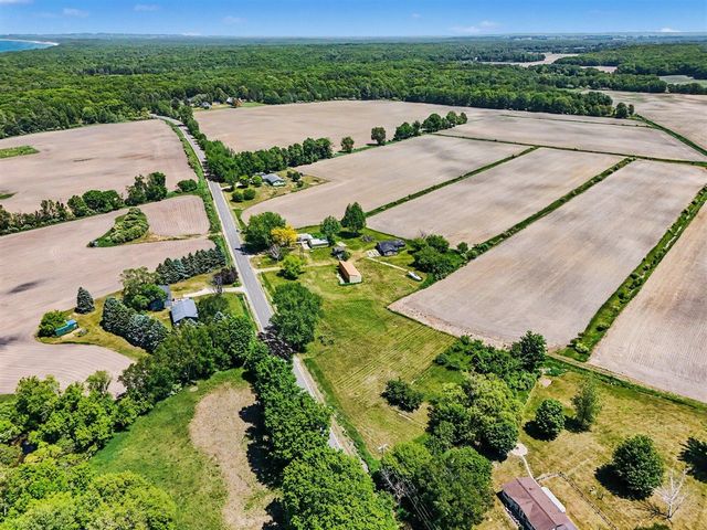 3516 N Ridge Road, Mears, MI 49436