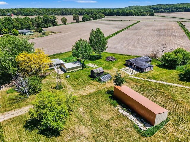 3516 N Ridge Road, Mears, MI 49436