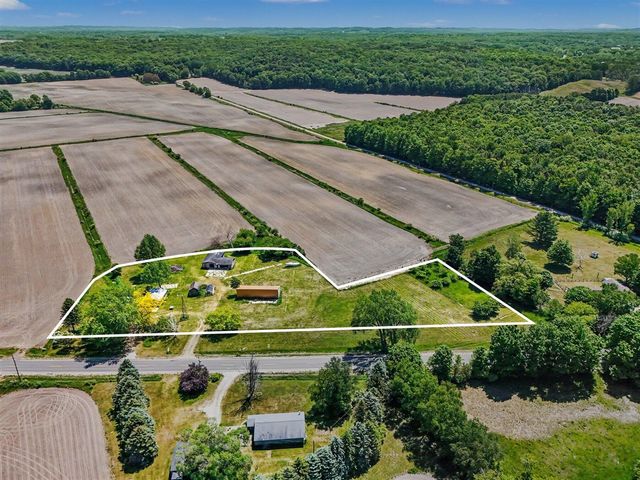 3516 N Ridge Road, Mears, MI 49436