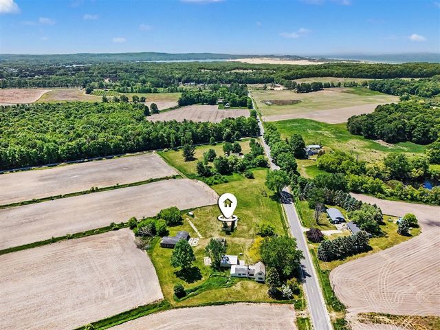 3516 N Ridge Road, Mears, MI 49436