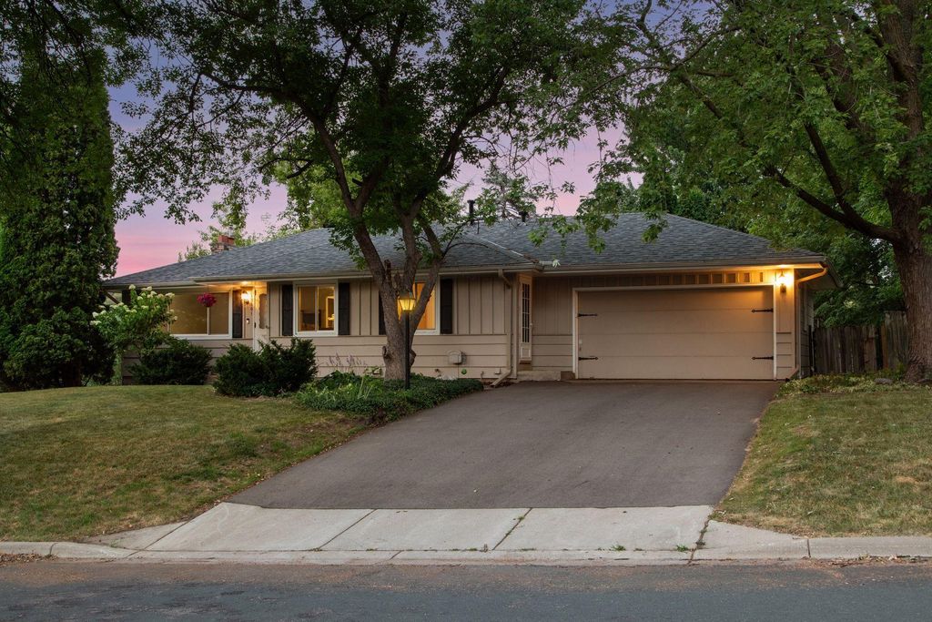 13101 Oakland Drive, Burnsville, MN 55337 — exterior