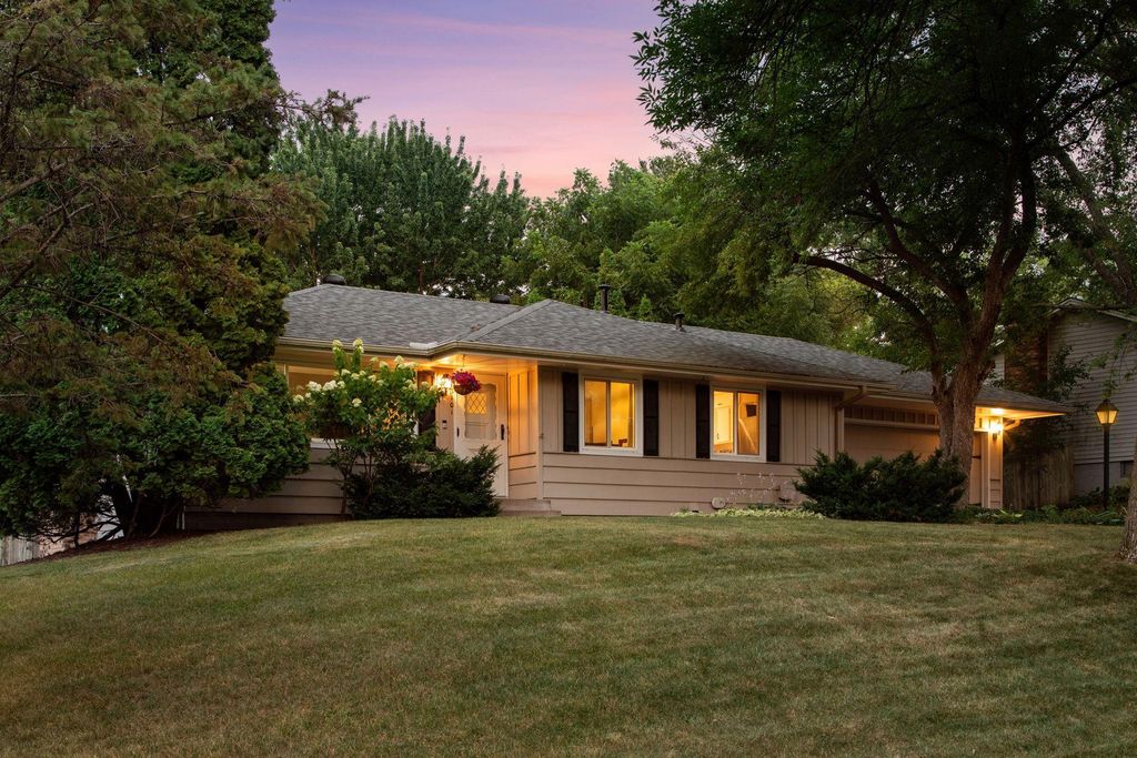 13101 Oakland Drive, Burnsville, MN 55337 — photo 2