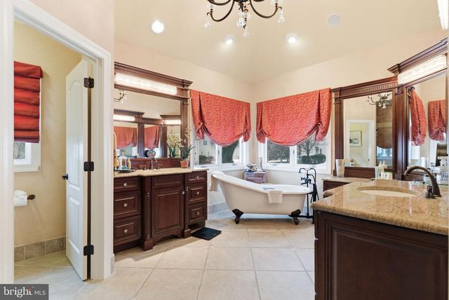 128 INVERNESS DR, Blue Bell, PA 19422