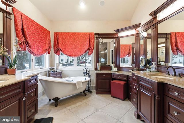 128 INVERNESS DR, Blue Bell, PA 19422