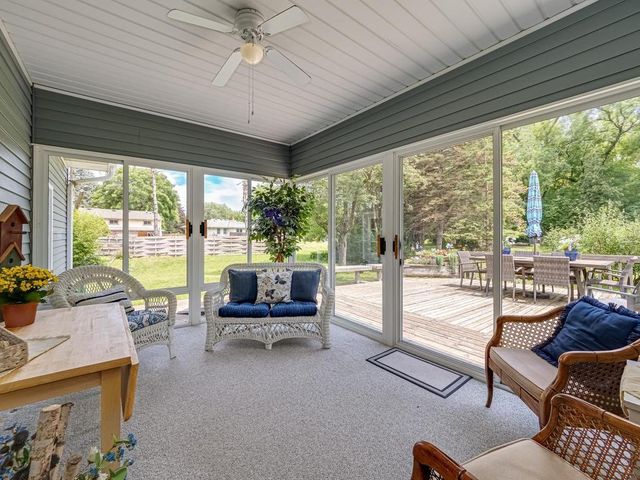2500 Fernwood Street, Roseville, MN 55113