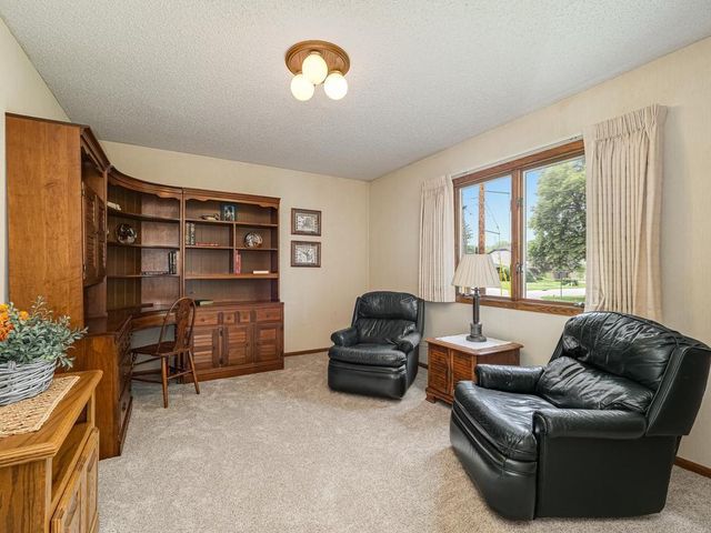2500 Fernwood Street, Roseville, MN 55113
