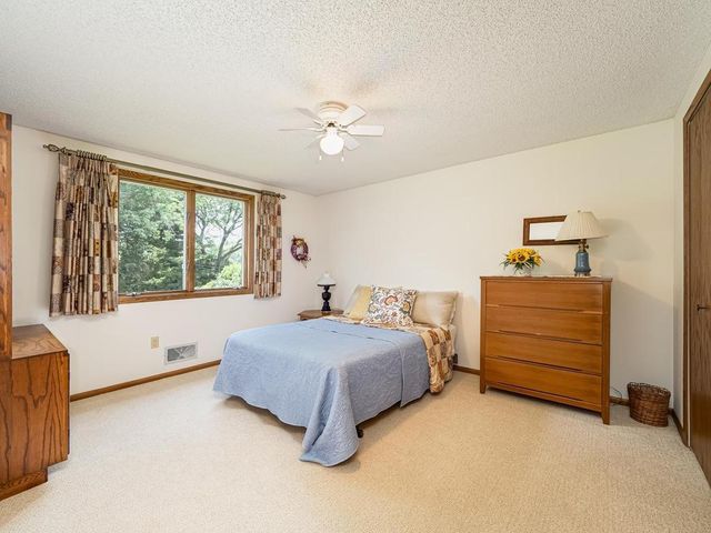 2500 Fernwood Street, Roseville, MN 55113