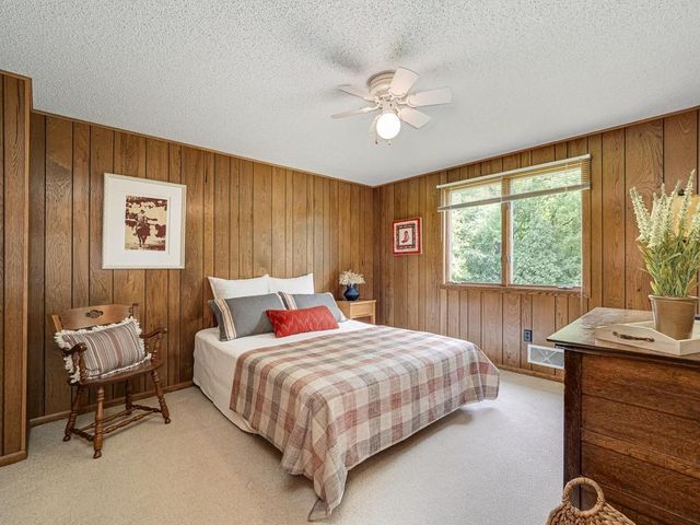 2500 Fernwood Street, Roseville, MN 55113