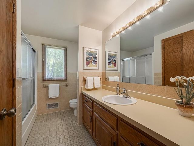 2500 Fernwood Street, Roseville, MN 55113