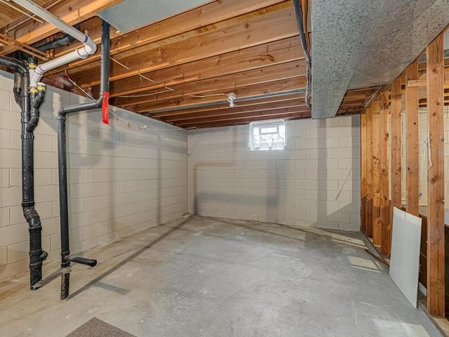 2500 Fernwood Street, Roseville, MN 55113