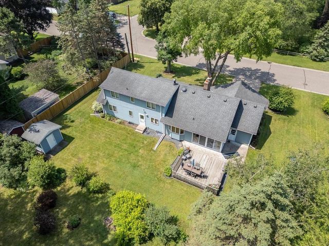 2500 Fernwood Street, Roseville, MN 55113
