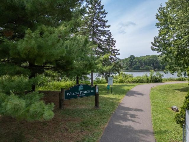 2500 Fernwood Street, Roseville, MN 55113