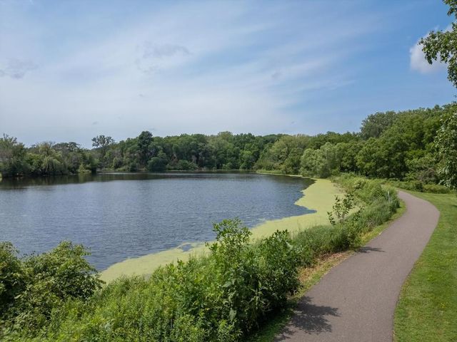 2500 Fernwood Street, Roseville, MN 55113