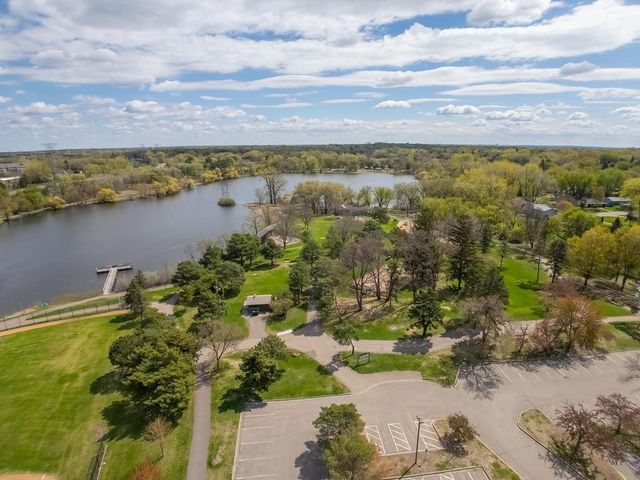2500 Fernwood Street, Roseville, MN 55113