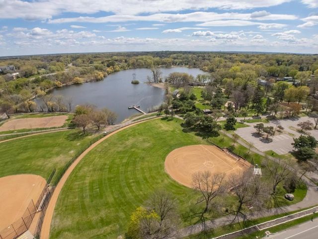 2500 Fernwood Street, Roseville, MN 55113