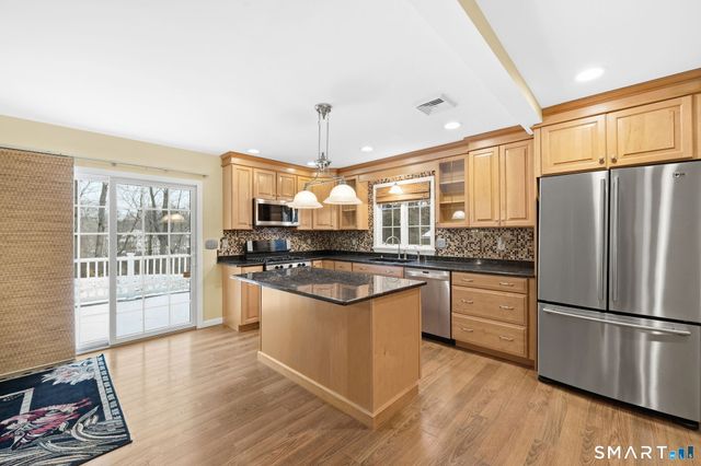 42 Greenwood Street, East Hartford, CT 06118