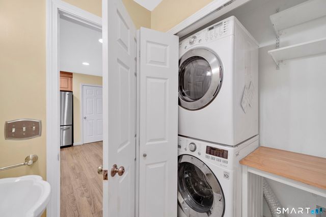 42 Greenwood Street, East Hartford, CT 06118