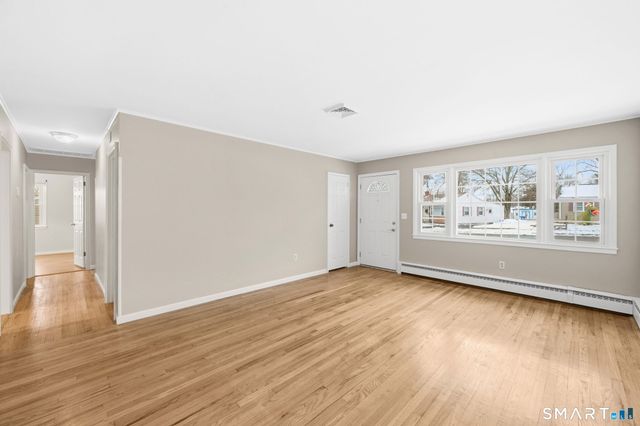 42 Greenwood Street, East Hartford, CT 06118