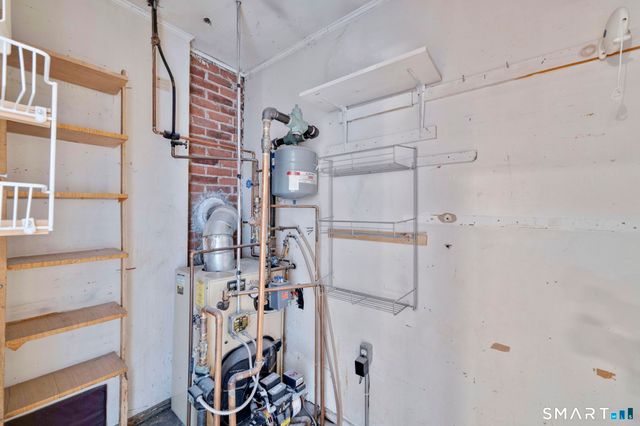 42 Greenwood Street, East Hartford, CT 06118