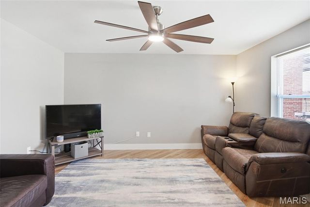 3024 Caroline Street, St Louis, MO 63104