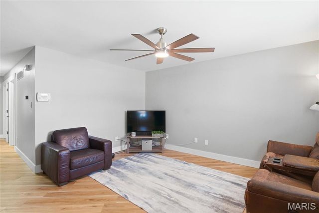 3024 Caroline Street, St Louis, MO 63104