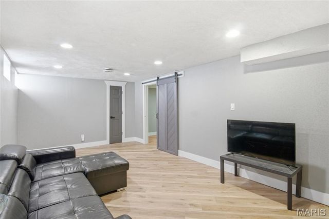 3024 Caroline Street, St Louis, MO 63104