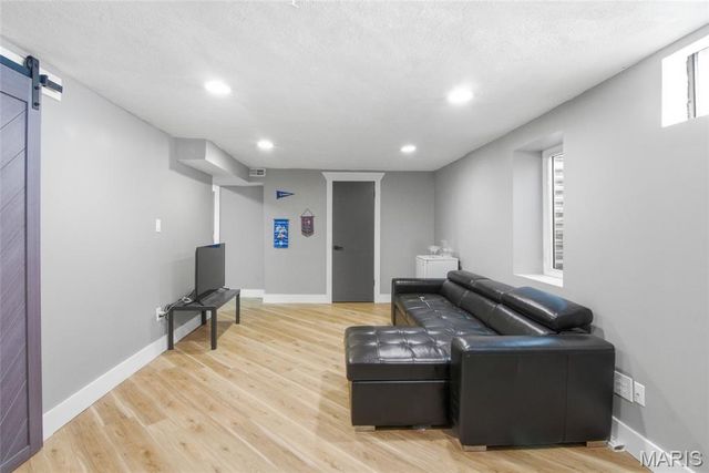 3024 Caroline Street, St Louis, MO 63104