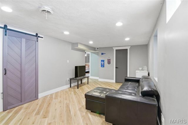 3024 Caroline Street, St Louis, MO 63104