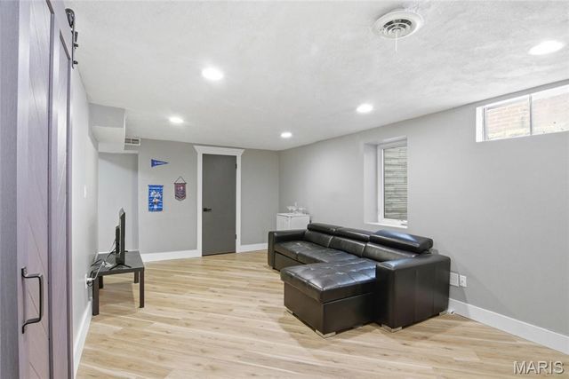 3024 Caroline Street, St Louis, MO 63104