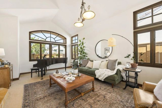 16019 Via Dicha, Rancho Santa Fe, CA 92091