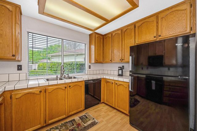 7505 Sunwest Ln, Sacramento, CA 95828