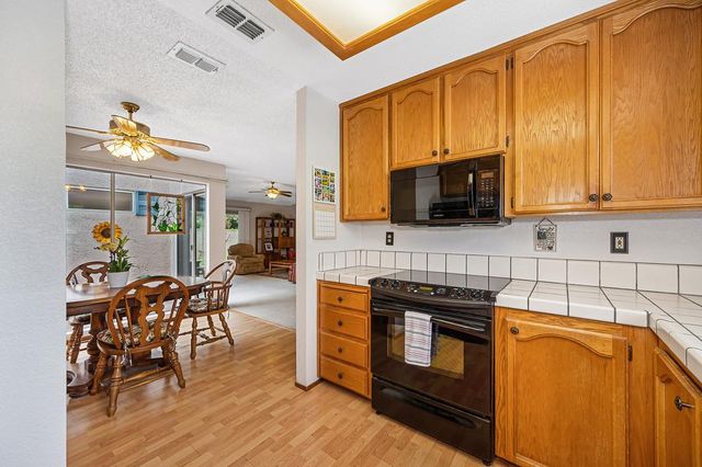 7505 Sunwest Ln, Sacramento, CA 95828