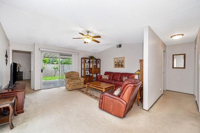 7505 Sunwest Ln, Sacramento, CA 95828