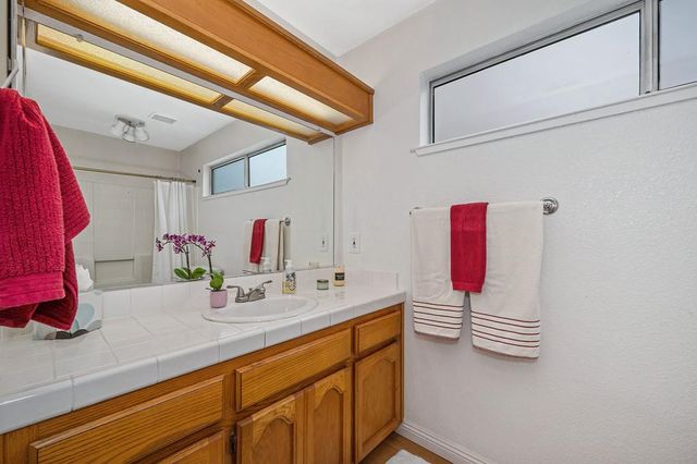 7505 Sunwest Ln, Sacramento, CA 95828