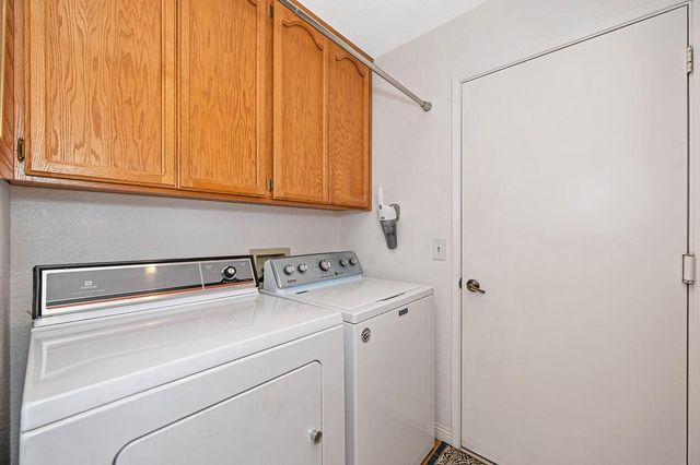 7505 Sunwest Ln, Sacramento, CA 95828