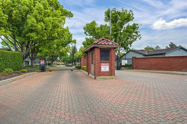 7505 Sunwest Ln, Sacramento, CA 95828