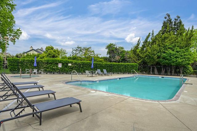 7505 Sunwest Ln, Sacramento, CA 95828