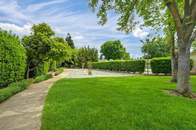 7505 Sunwest Ln, Sacramento, CA 95828