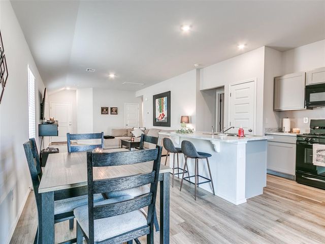 11701 Annette Drive, Yukon, OK 73099