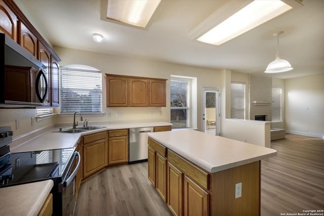 8926 Firebaugh, Helotes, TX 78023