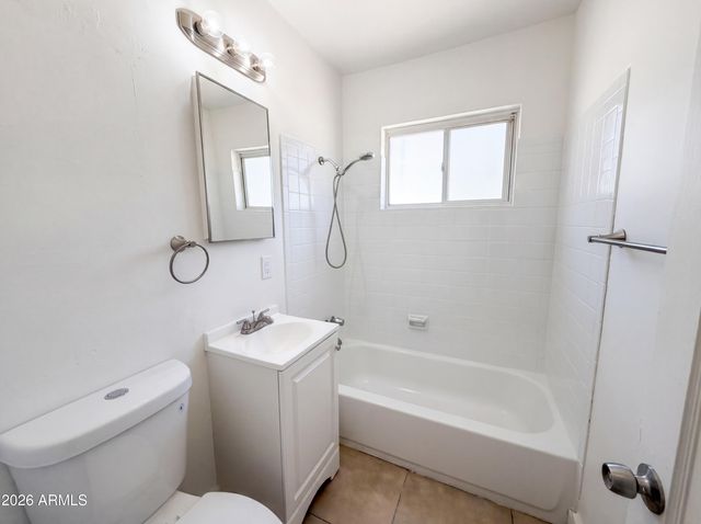 2042 W PASADENA Avenue, Phoenix, AZ 85015