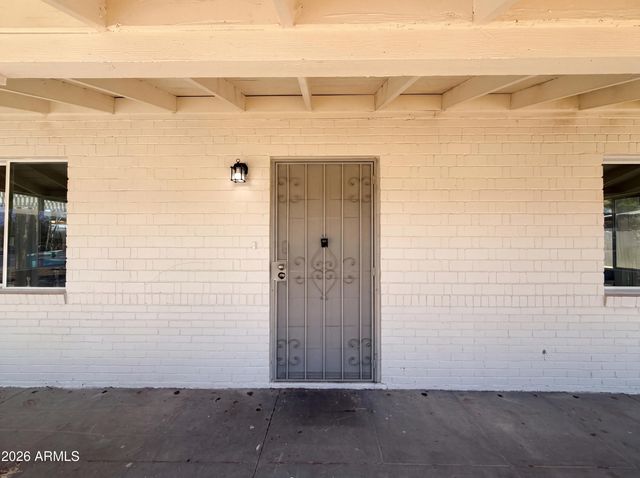 2042 W PASADENA Avenue, Phoenix, AZ 85015