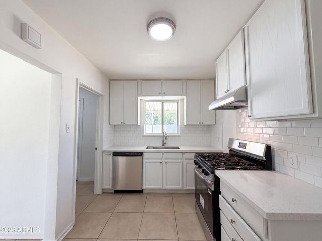 2042 W PASADENA Avenue, Phoenix, AZ 85015