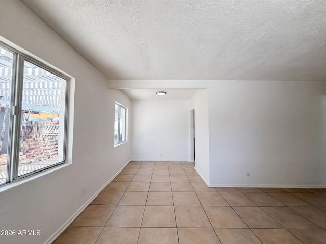 2042 W PASADENA Avenue, Phoenix, AZ 85015